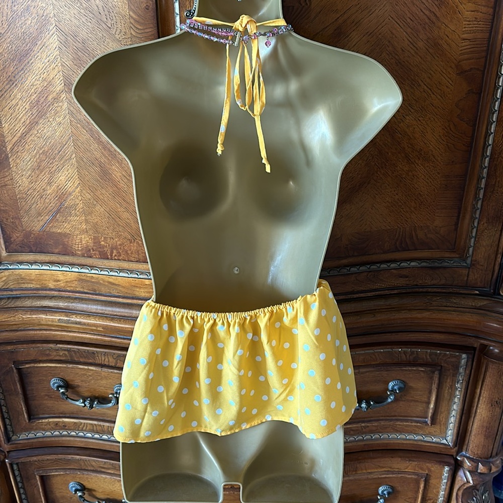 Yellow and white polkadot halter top peplum style - Picture 2 of 3